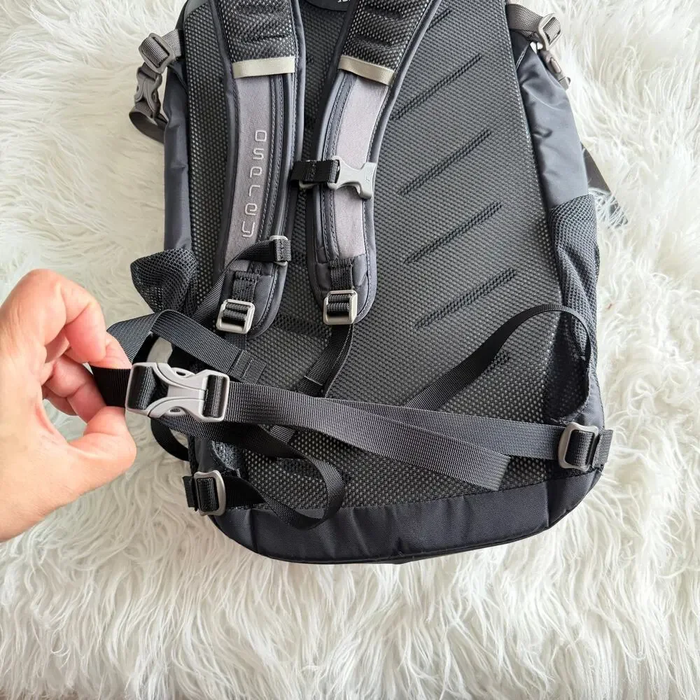 Osprey Daylite Plus Backpack in Black featuring a front stash pocket - Picture 11 of 14